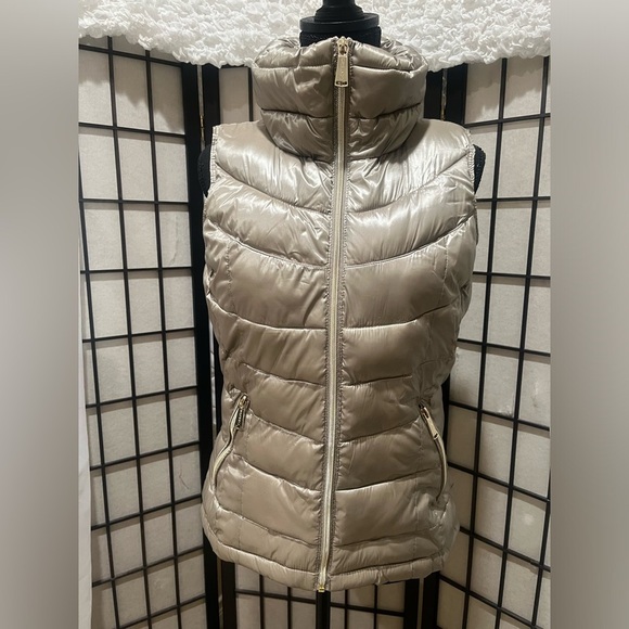 Calvin Klein Metallic Silver PUFFER VEST, WOMEN SIZE XS - Picture 7 of 8